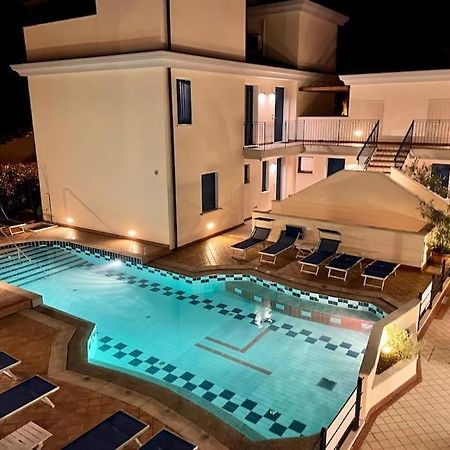 Borgo Al Mare Apartment ลิโดดิเยโซโล ภายนอก รูปภาพ